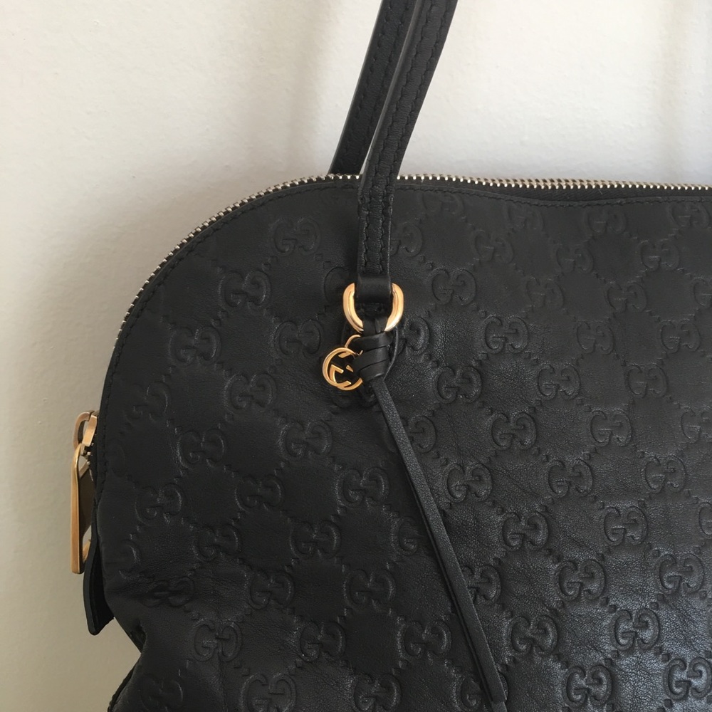GUCCI monogramed black leather, zip closure, gold hardware, authentic π― - Picture 3 of 8